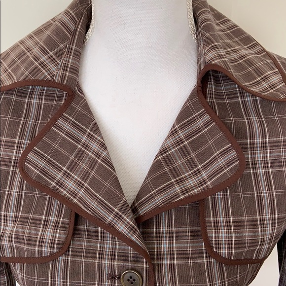 NWOT BCBG MAX AZRIA Brown Plaid Coat with Belt - Picture 2 of 10